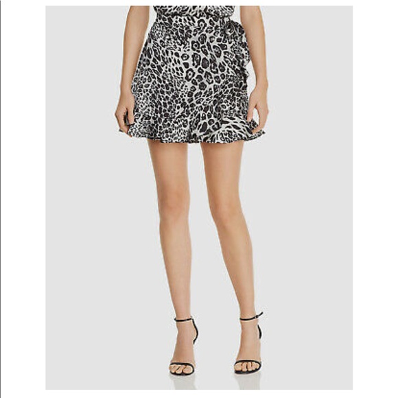 BB Dakota Leopard Wrap Mini Skirt with Ruffle, Size 8 - Picture 3 of 11